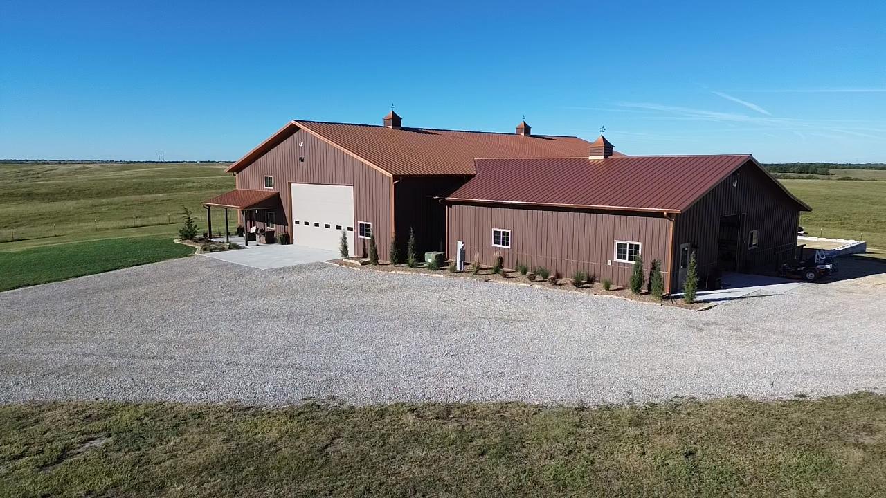 Brown shop/barn